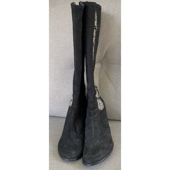 Kenneth Cole Italy Tall Wedge Boots Women’s 8.5, Black Leather Embroidered 39.5 - Picture 2 of 13